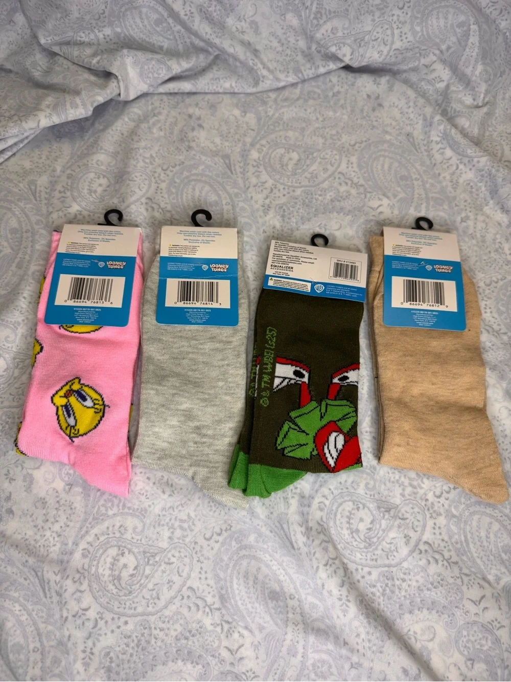 Warner Bros. Unisex Crew Socks Set - Tweety, Sylvester, Marvin the Martian, Bugs
